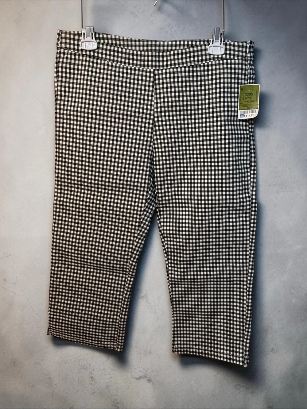 Ladies Sz Large Black & White Gingham Capris